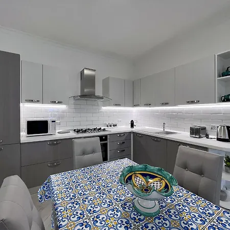 Giulia Apartment
